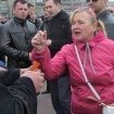 Сепаратистку, яка вдарила молотком бійця АТО у Дніпрі, вигнали з Криму. З 5-річною забороною на в'їзд до Росії