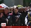 Двух погибших в перестрелке в Киеве милиционеров похоронили